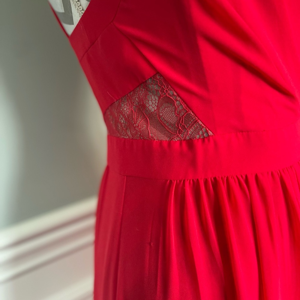 BCBGeneration Red Glamour Cutout Halter Chiffon EveningGown – Lace Detail Size 6 - Picture 5 of 12